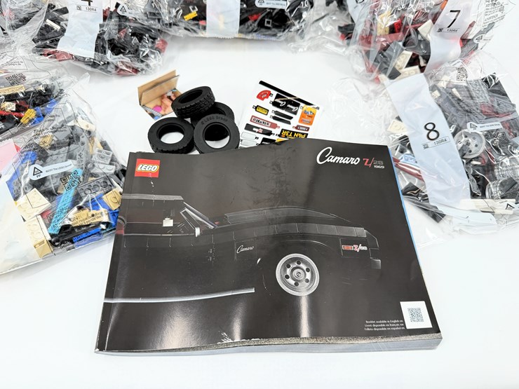 #32603-•-lego-icons-camaro-z28-set-image-12