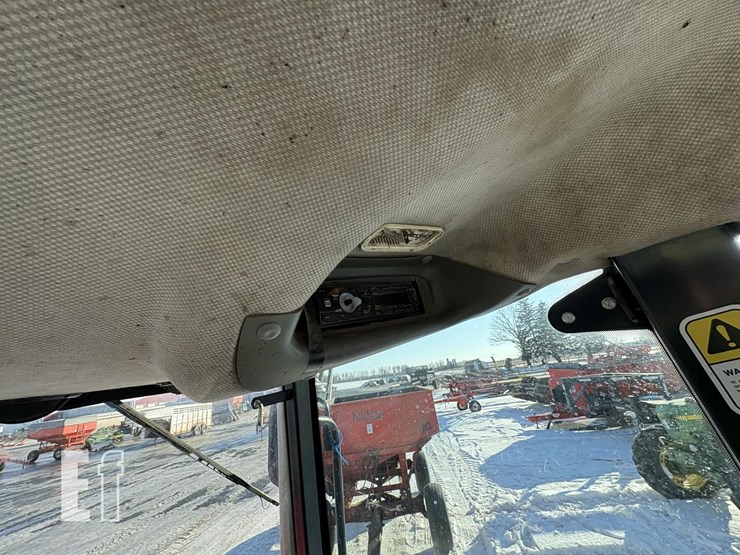 2013-case-ih-farmall-125a-image-7