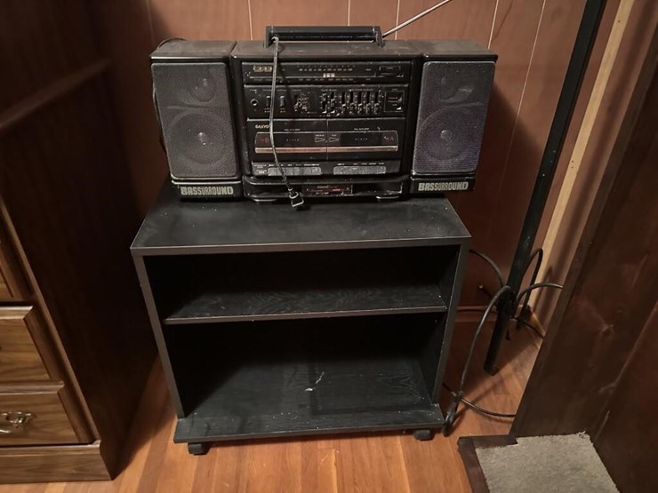 gun-stand-&-rolling-cabinet-image-2