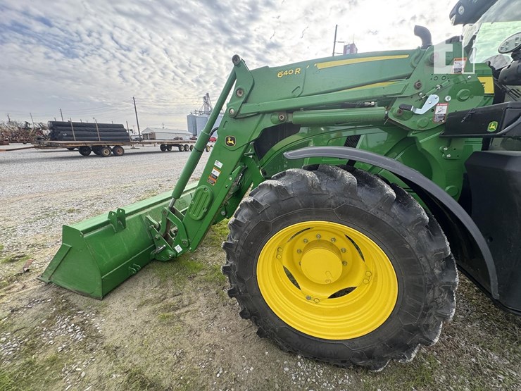 2022-john-deere-6r-145-image-12
