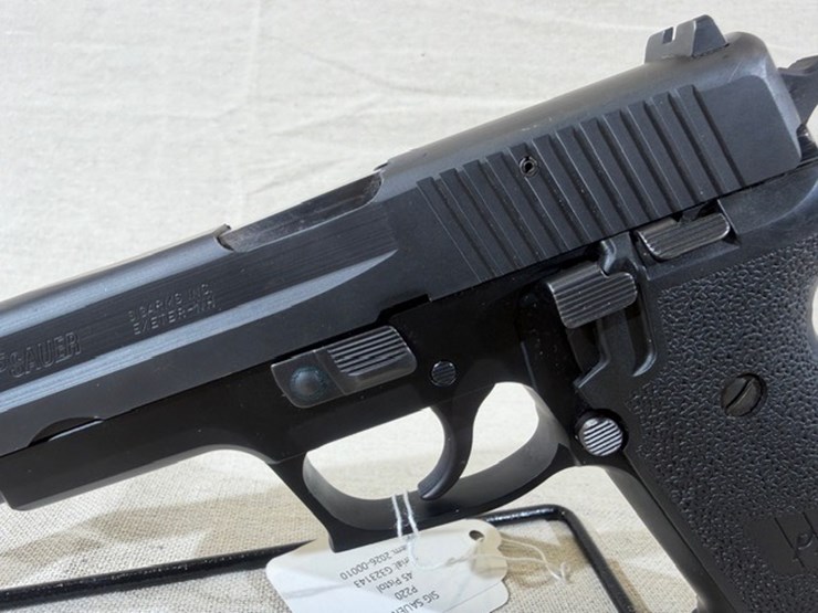 #231-•-sig-sauer-p220-pistol-image-7