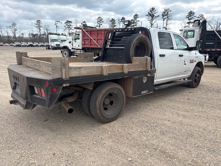 2013-dodge-ram-3500-image-3