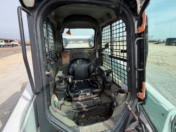 2017-bobcat-s650-image-10