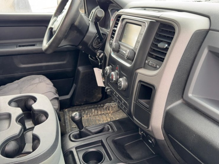 2015-dodge-2500-image-17