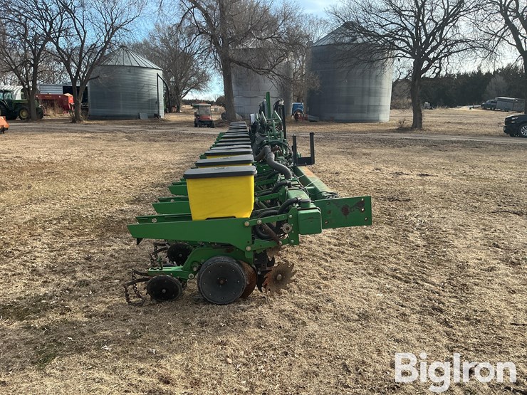 john-deere-2630-image-4