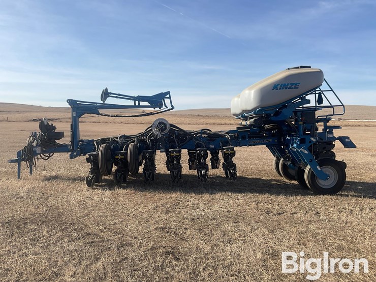 2014-kinze-4900-image-8