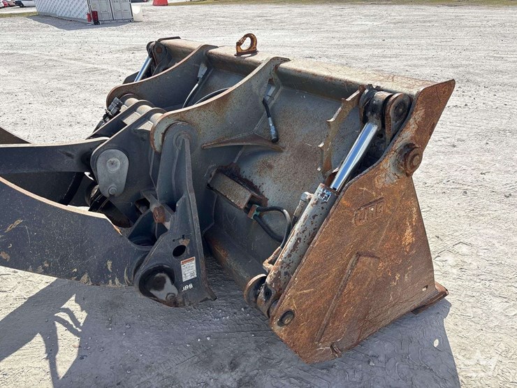 2014-deere-644k-image-8