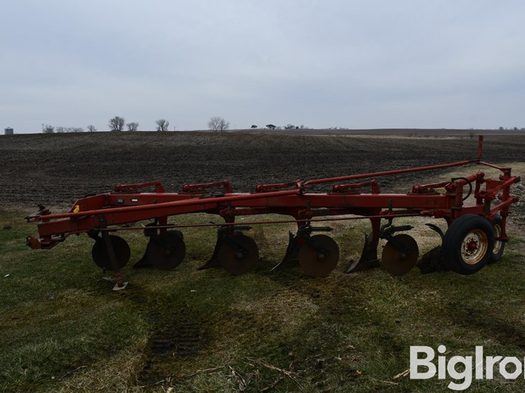 international-720-image-8