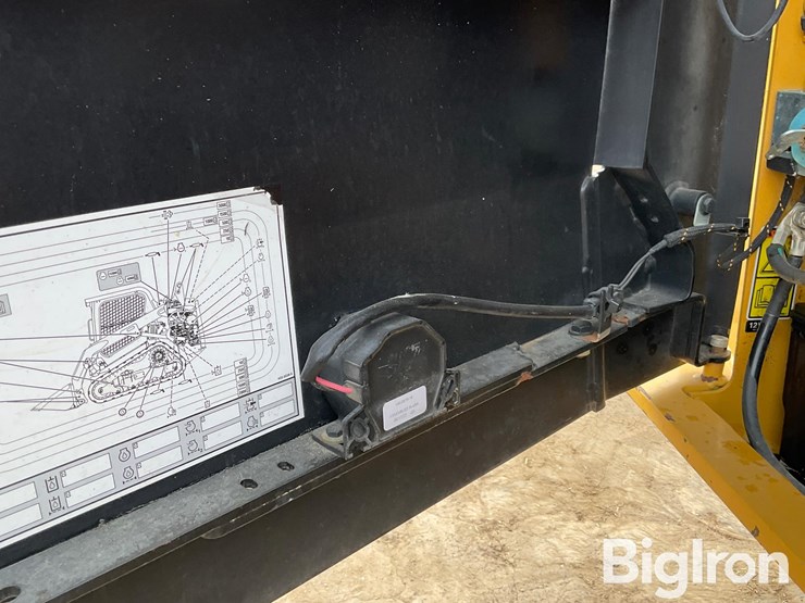 2022-caterpillar-242d3-image-20