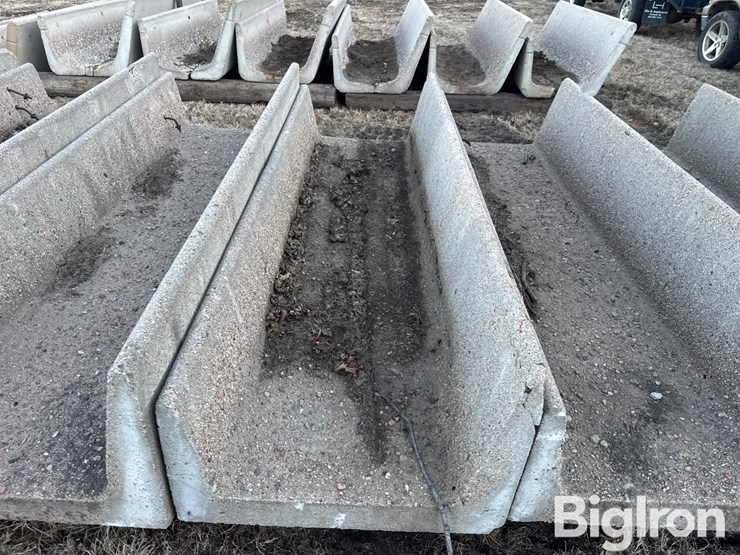 8'-concrete-feed-bunks-image-11