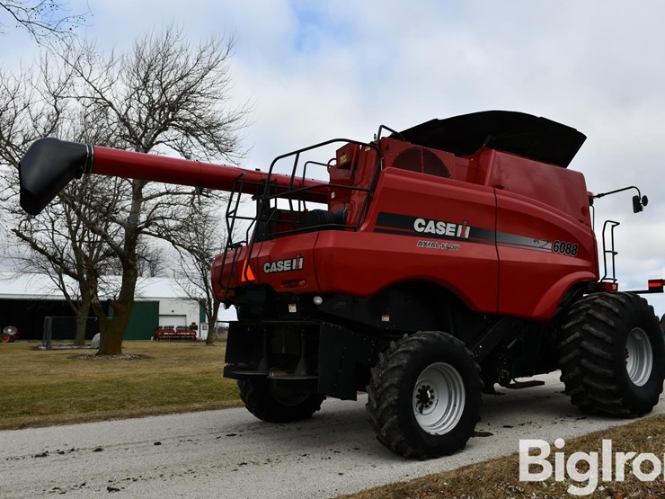 2011-case-ih-6088-image-5