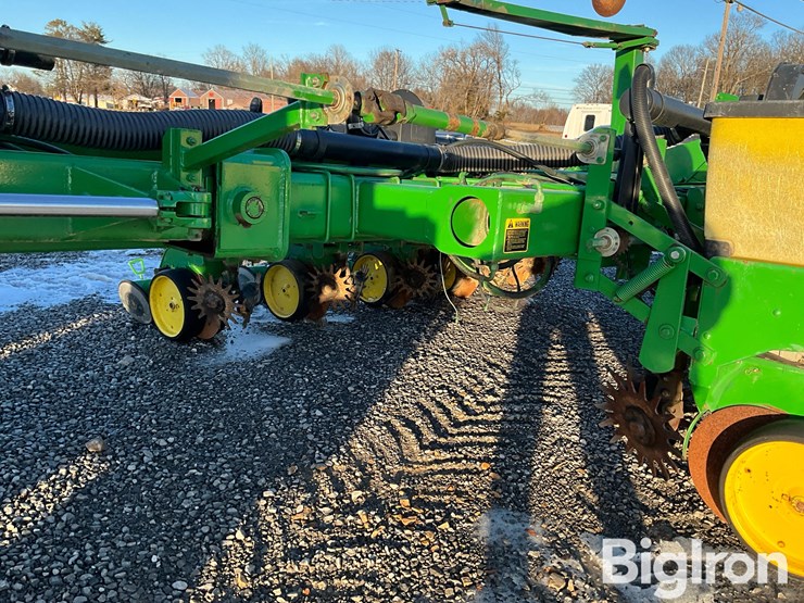 john-deere-7200-image-13
