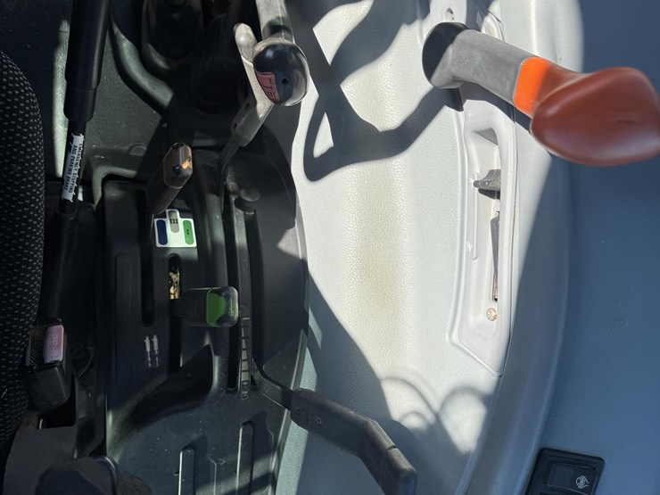 new-holland-t5060-image-14