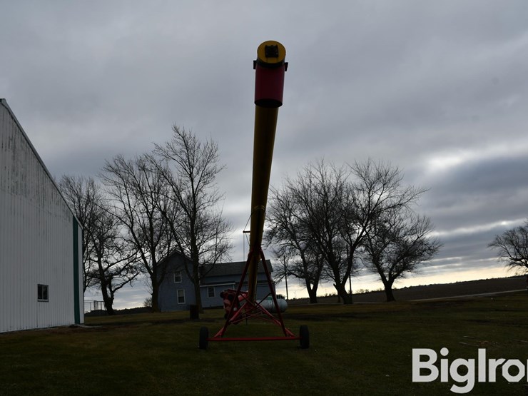 westfiled-mk-100-61-swing-away-auger-image-6