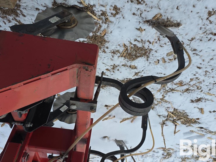 9-knife-anhydrous-applicator-image-17