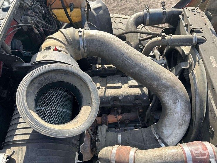 2006-mack-cv713-granite-tri-axle-dump-truck-image-8