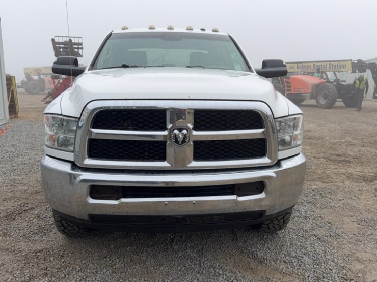 2015-dodge-2500-image-4