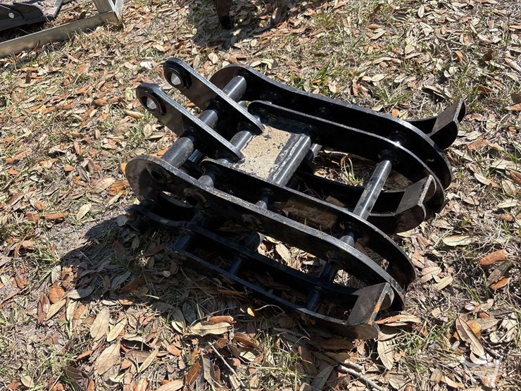 grapple-mini-excavator-attachment-image-3