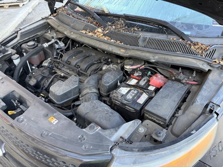 2015-ford-explorer-image-5