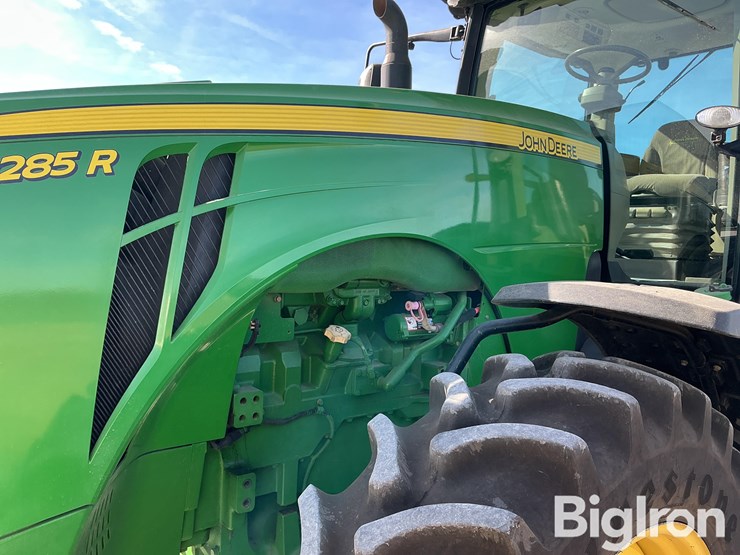 2011-john-deere-8285r-image-14