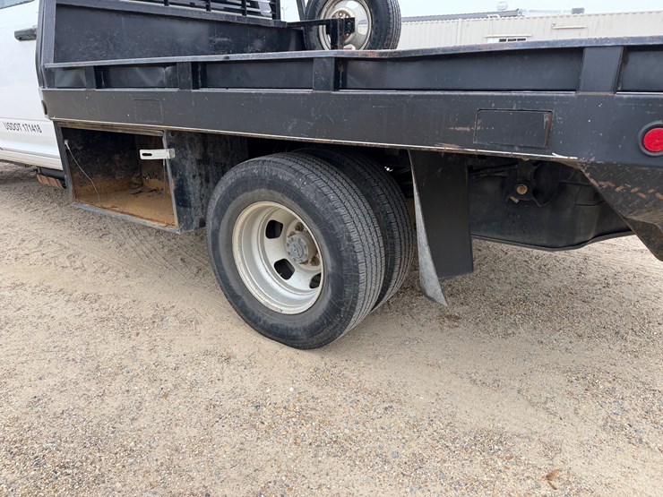 2015-dodge-ram-3500-image-7