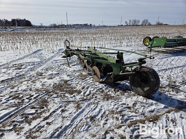 john-deere-4-bottom-plow-image-7