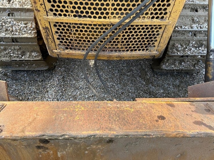 caterpillar-d6c-image-10