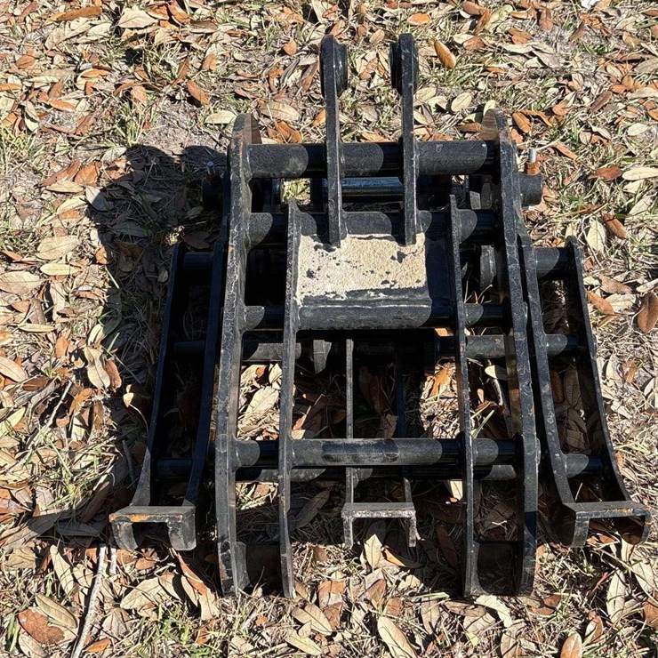 Grapple Mini Excavator Attachment