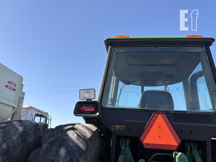 1992-john-deere-4960-image-17