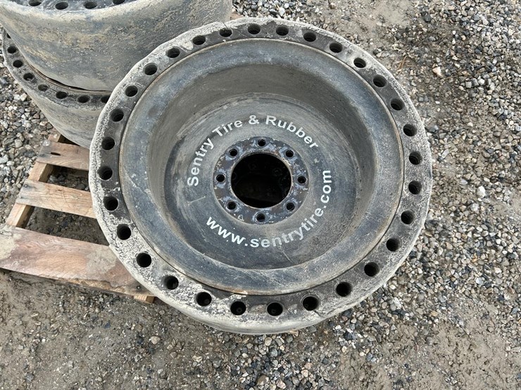 33-12-20-solid-skid-steer-tires-image-5