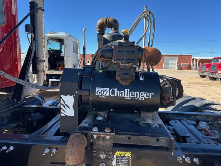 2020-mack-granite-image-7