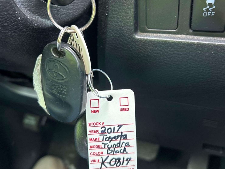 2017-toyota-tundra-image-35