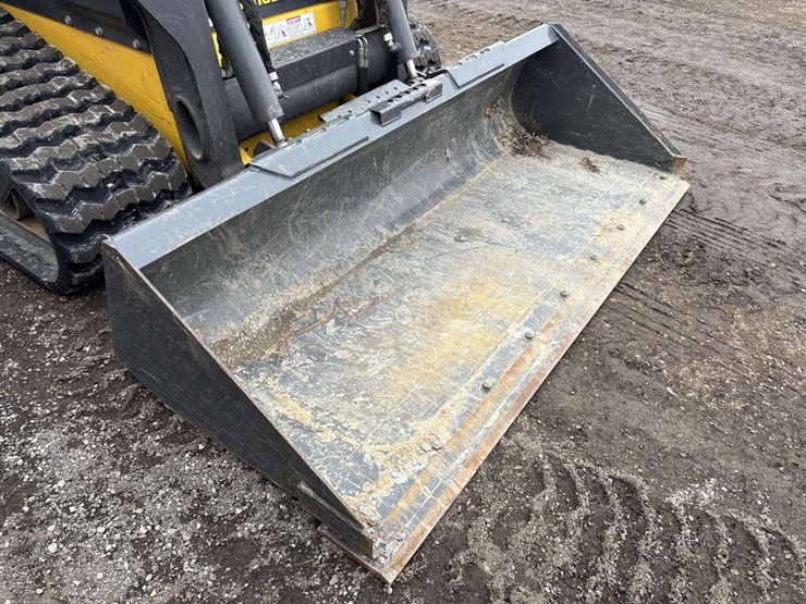 2024-new-holland-c337-image-12