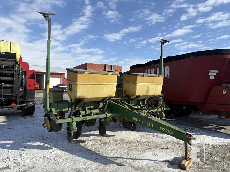 john-deere-7200-image-3