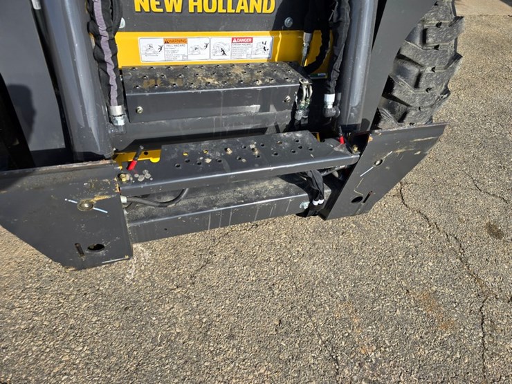 2025-new-holland-l328-image-11