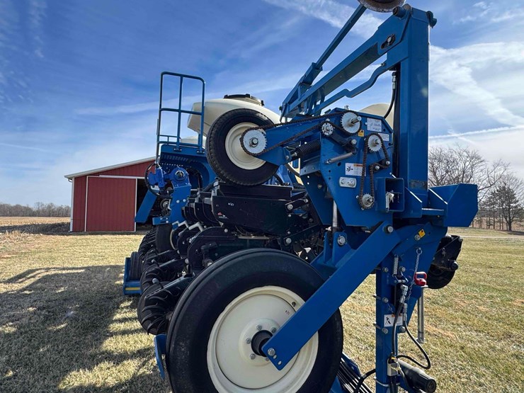 2012-kinze-3600-image-26