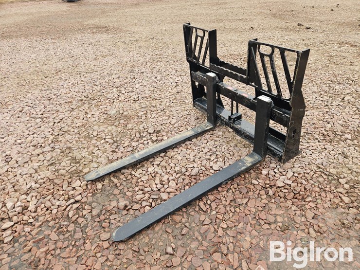 walk-through-pallet-fork-skid-steer-attachment-image-7
