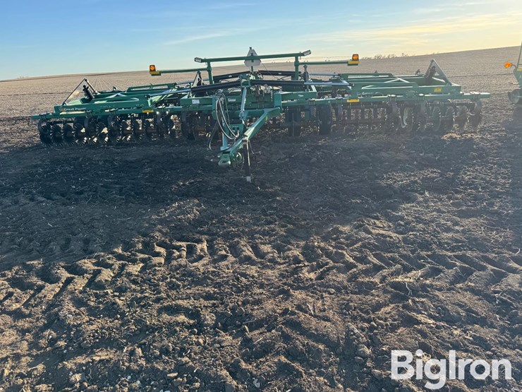 great-plains-3000tt-image-2