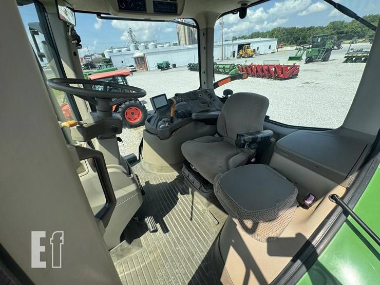 2012-john-deere-7215r-image-13