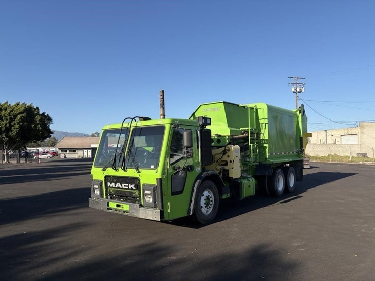 2018-mack-lr613-image-1