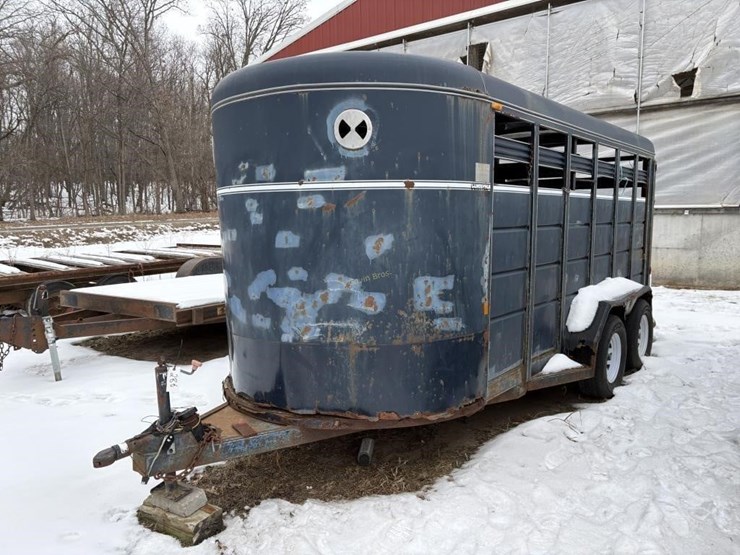 corn-pro-livestock-trailer---off-site-image-1