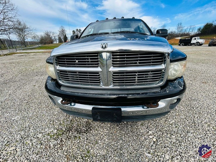 2004-dodge-ram-3500-image-13