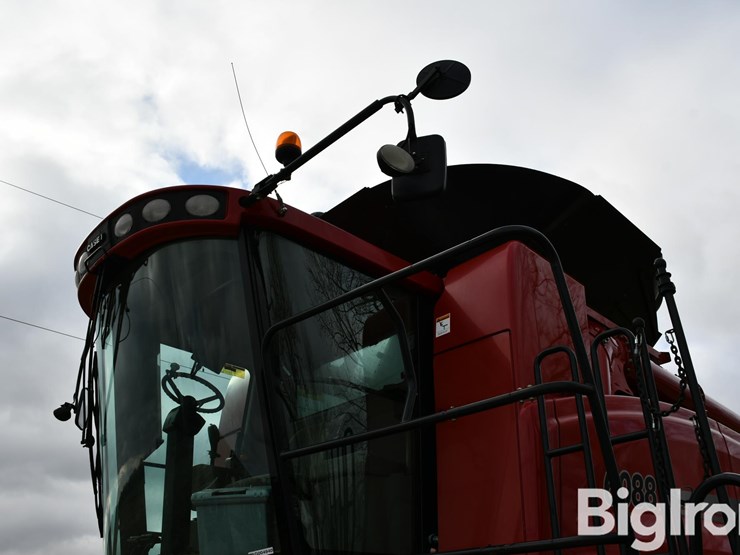 2011-case-ih-6088-image-12