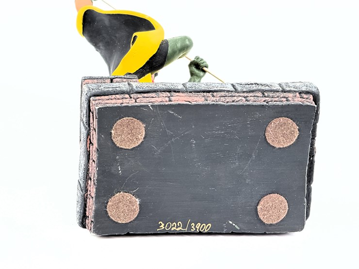 #1059-•-robin-limited-edition-dc-statue-image-6