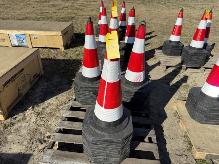 25-traffic-cones-image-1