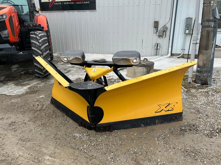fisher-9.6'-v-plow-image-1