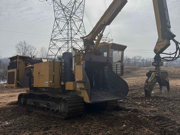2010-caterpillar-325-image-3