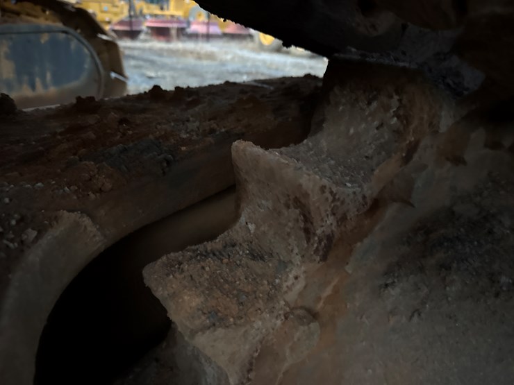 2006-deere-650d-lc-image-63