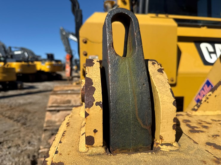 2015-caterpillar-d6t-lgp-image-65