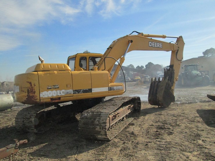 deere-200-lc-image-3